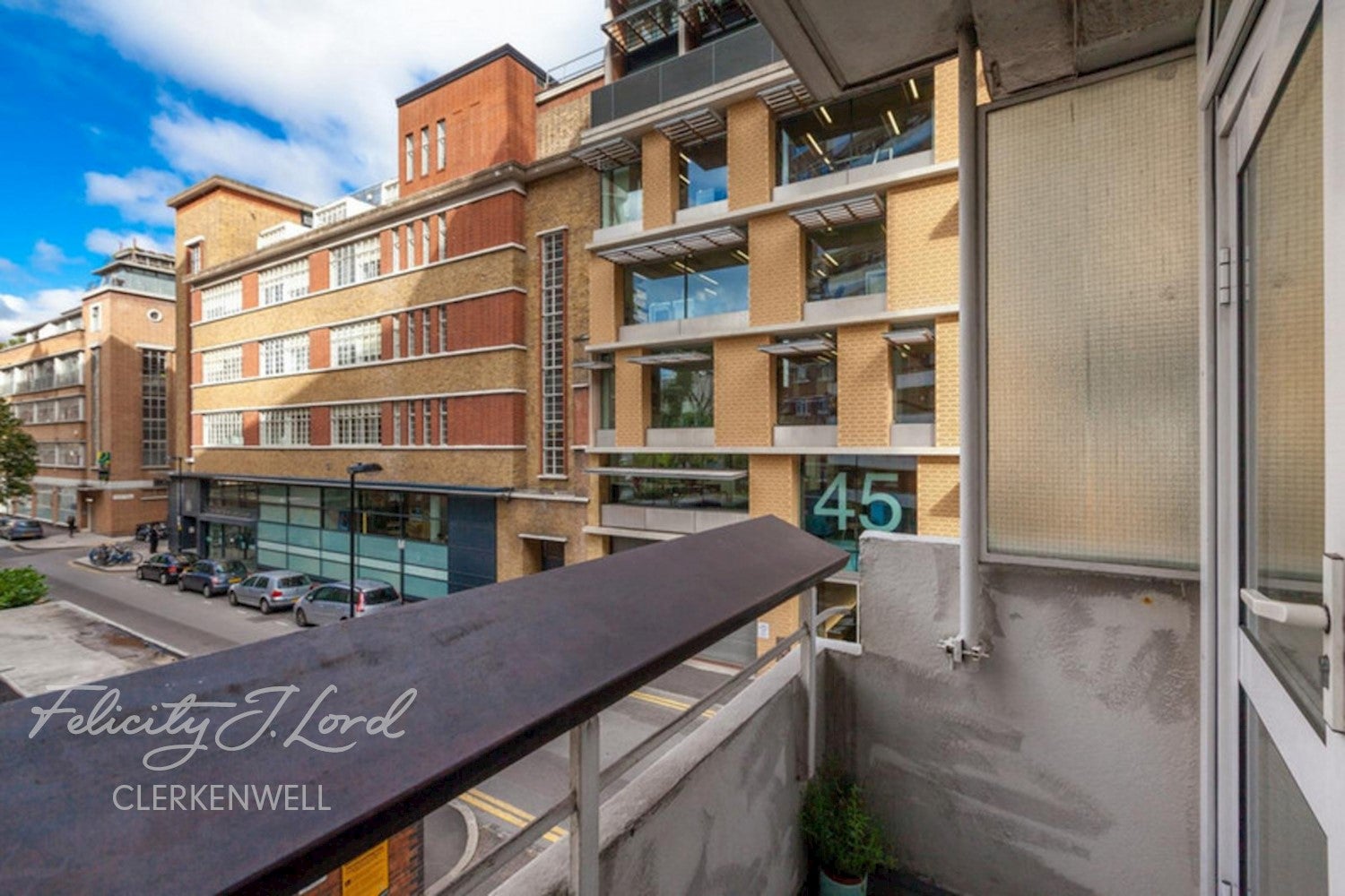 Flat Gee Street in Greater London