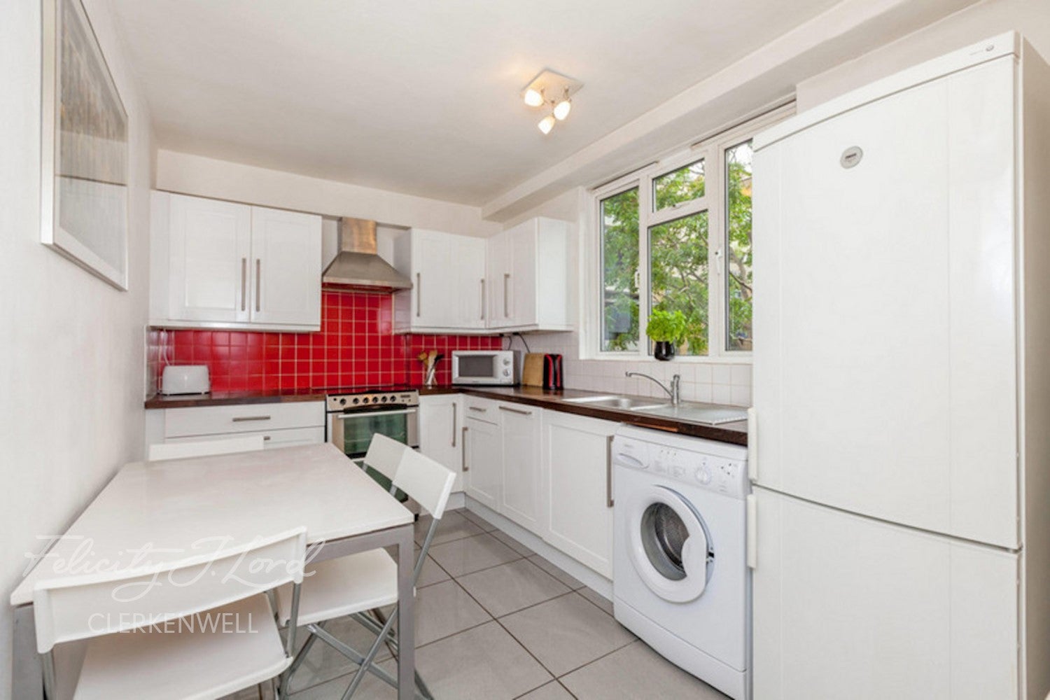 Flat Gee Street in Greater London