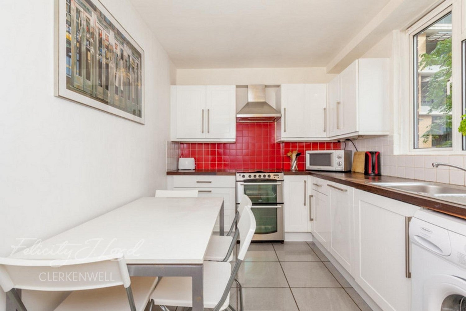 Flat Gee Street in Greater London