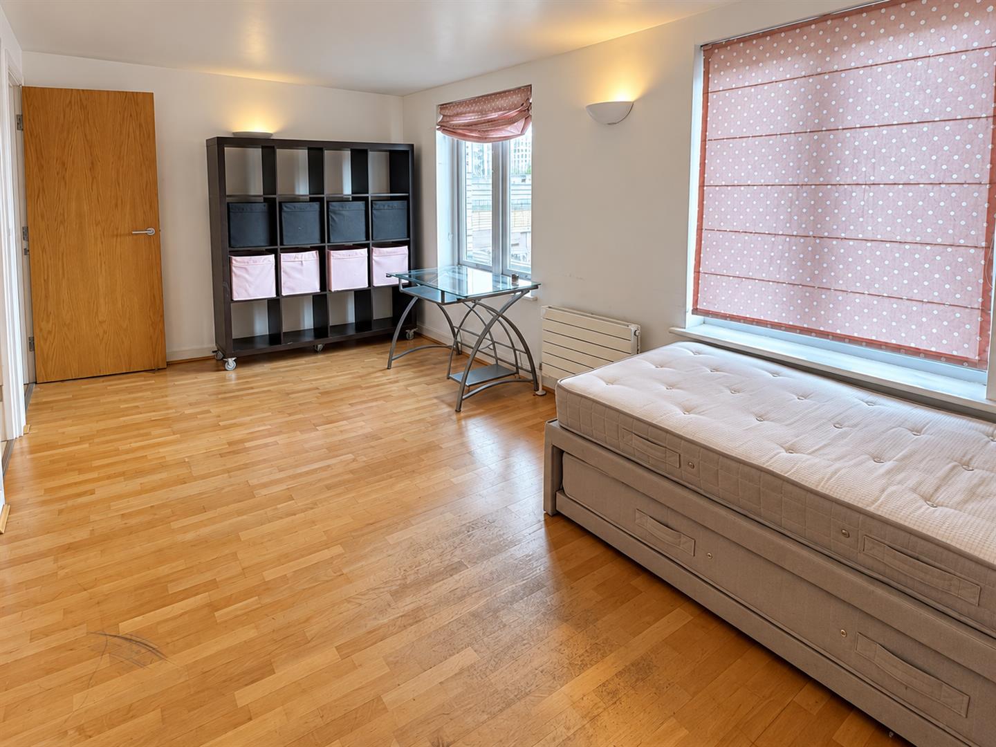 Flat Hunt Close in Greater London