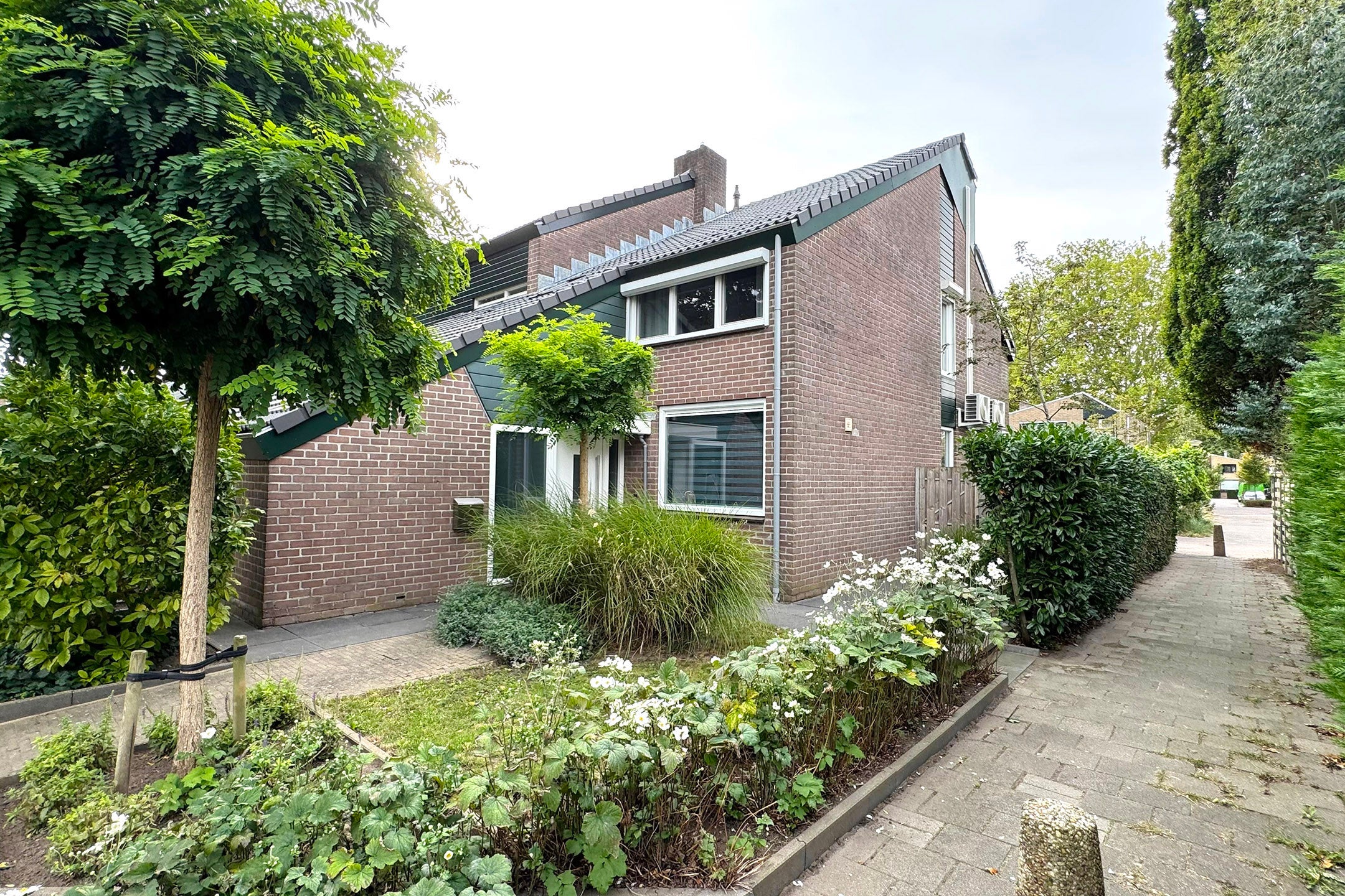 Huis De Meeren 27 in Zevenbergen
