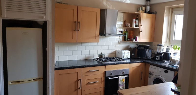 Room Woodseer Street in Greater London