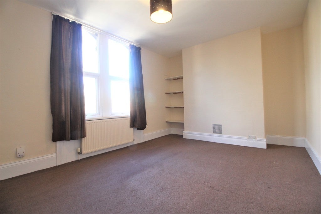 Flat Ashley Road in Bristol