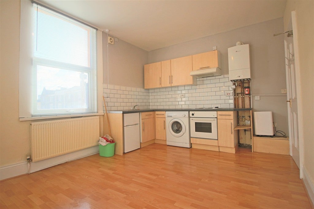 Flat Ashley Road in Bristol