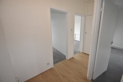 Flat Stratheden Parade in London
