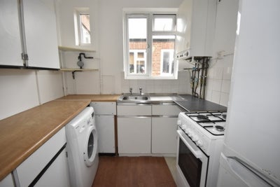 Flat Stratheden Parade in London