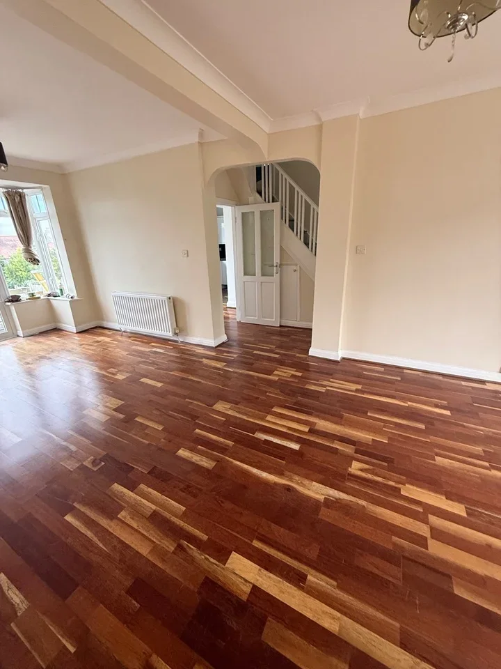 House Clayhill Crescent in Greater London