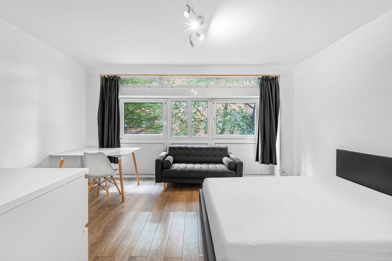 Flat Upper Richmond Road in Greater London