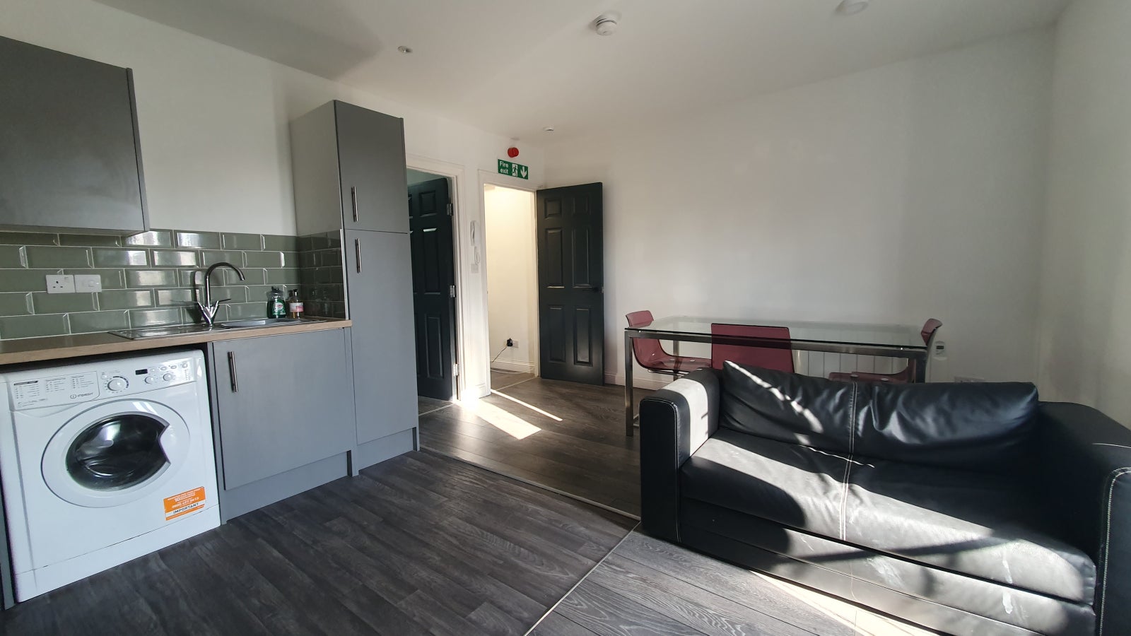 Flat Clifton Street in Cardiff