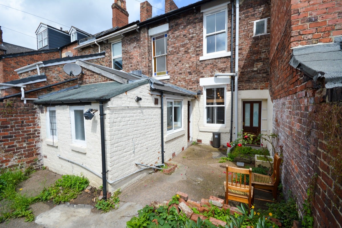 Room Mistletoe Road in Newcastle upon Tyne