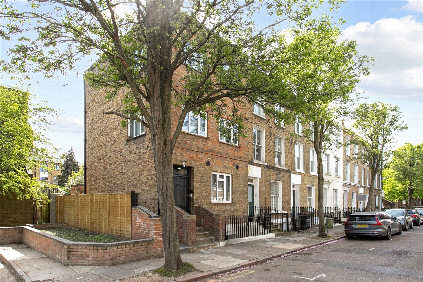 Flat Hamilton Park in Greater London