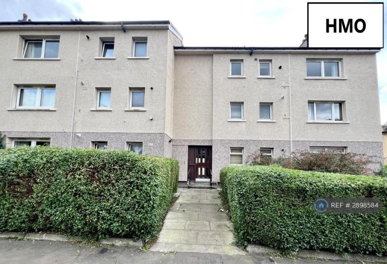 Flat Wedderlea Drive in Glasgow