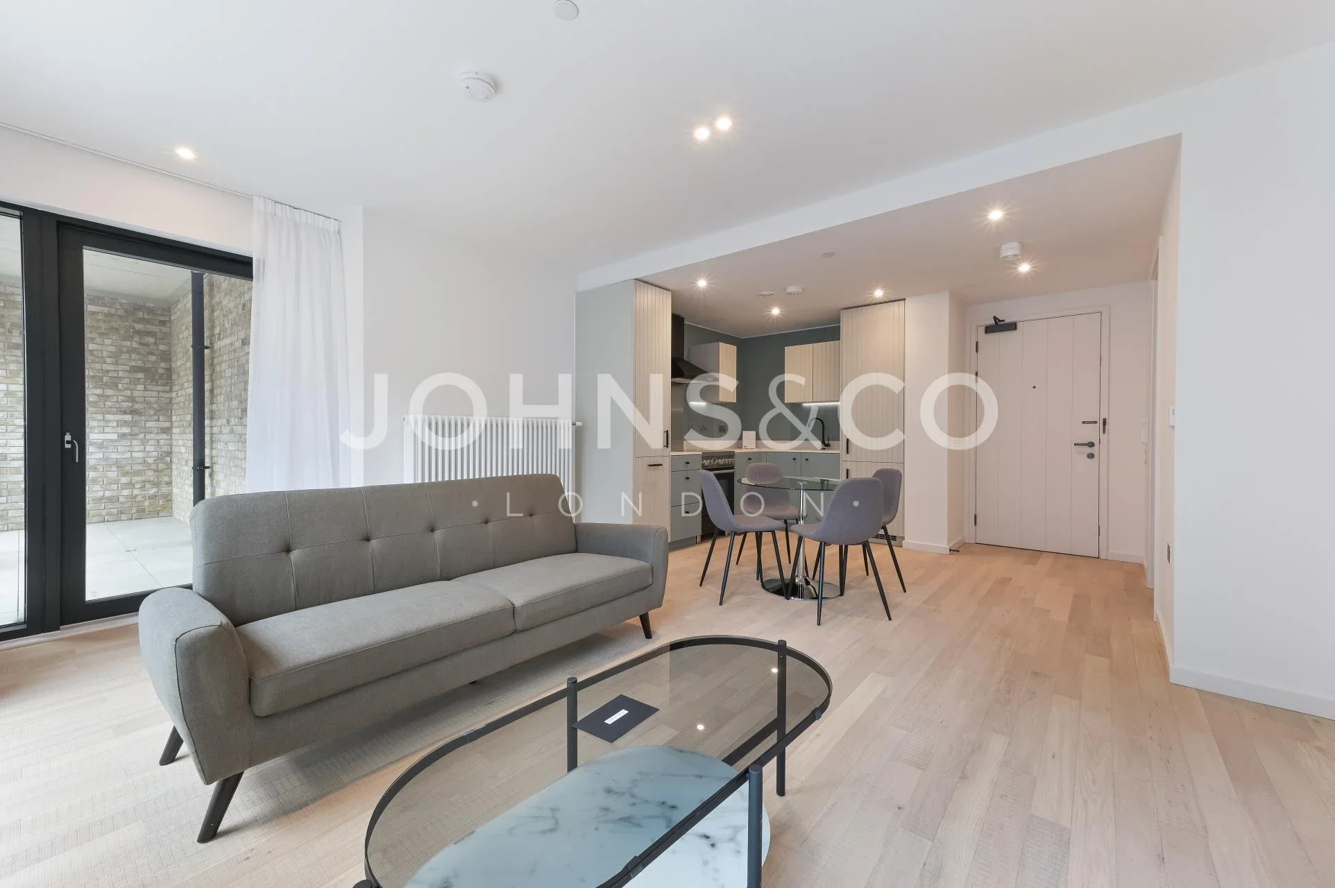 Flat Bradshaw Yard in Greater London