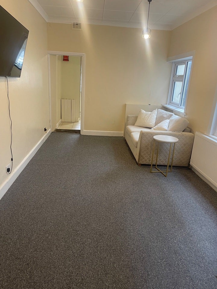 Room Dunton Road in Greater London
