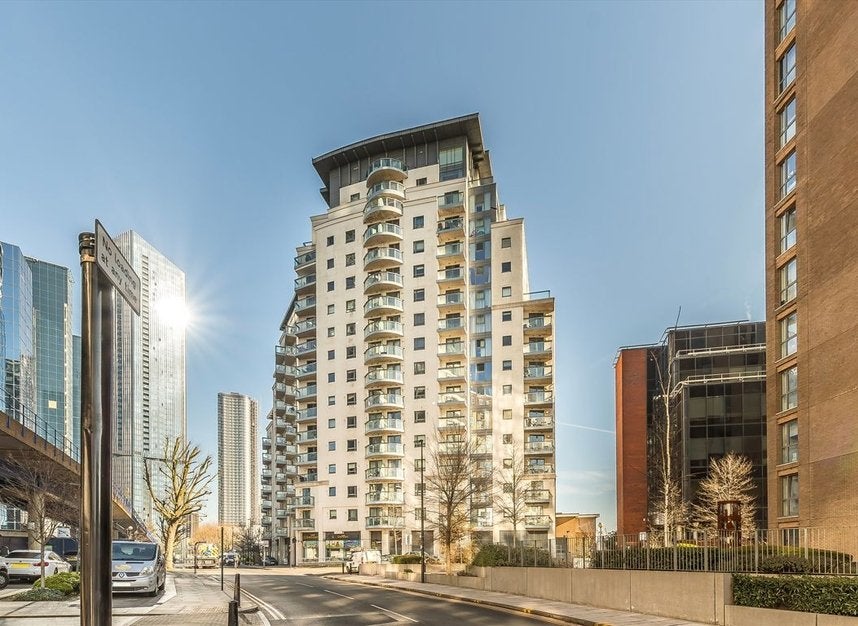 Flat Limeharbour in Greater London