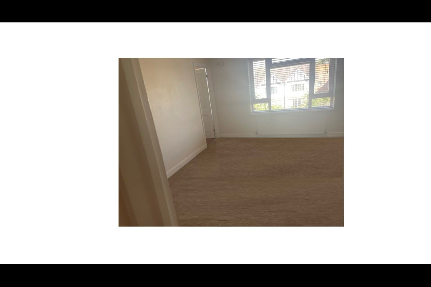 Flat Friern Barnet Lane in Greater London
