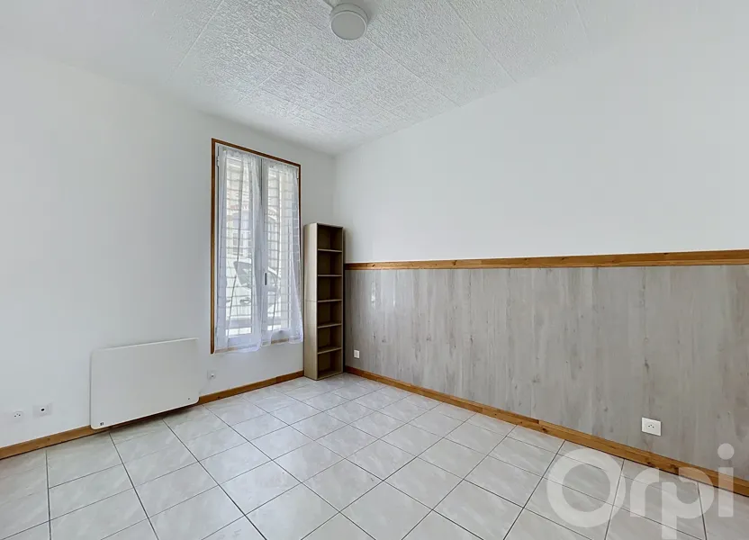 Flat Rue Raspail in Maisons-Alfort