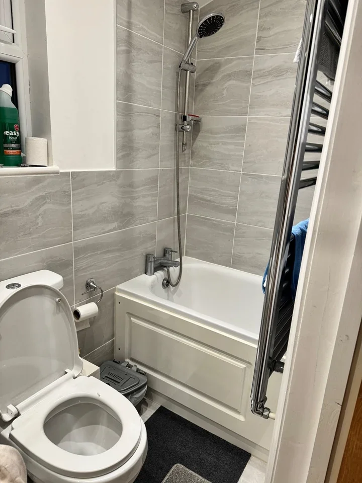 Room Park Way in Greater London