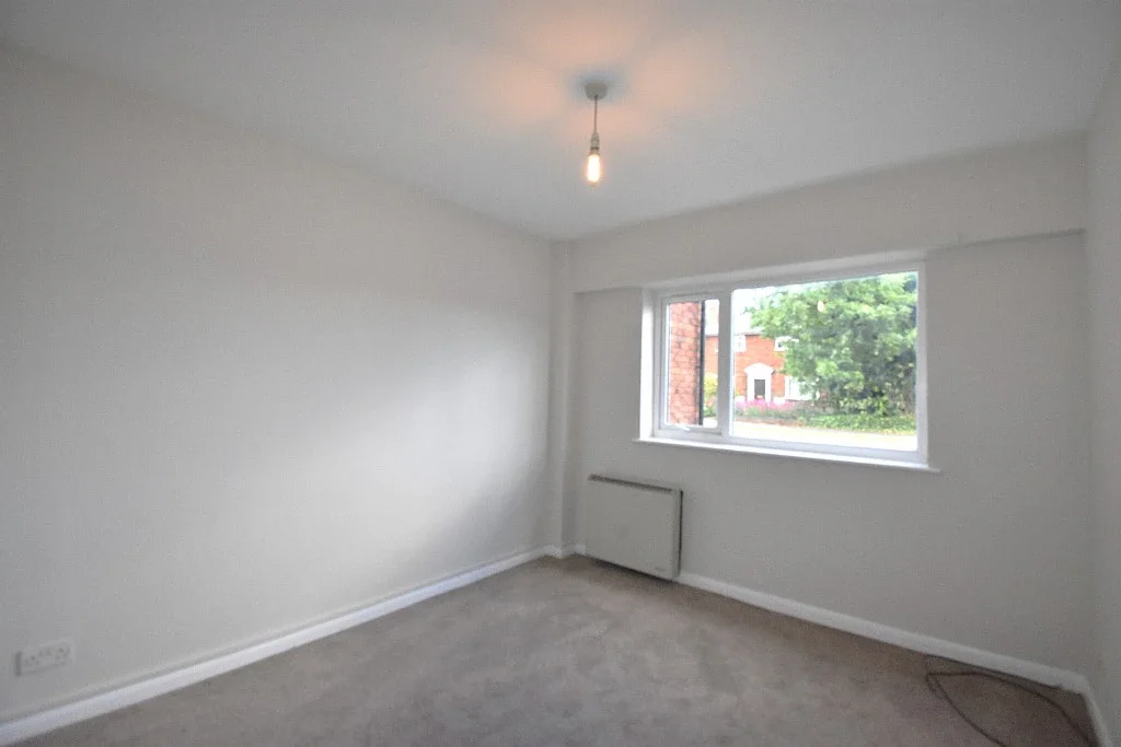 Flat Southcoates Avenue in Hull