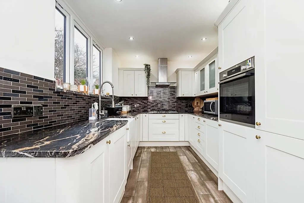 Room Astra Close in Greater London