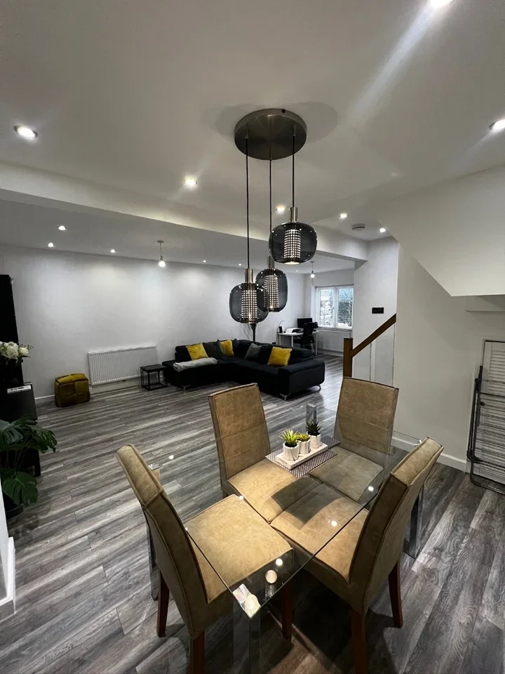 Room Astra Close in Greater London