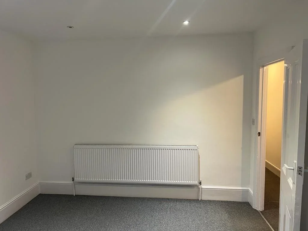 Flat Allfarthing Lane in Greater London