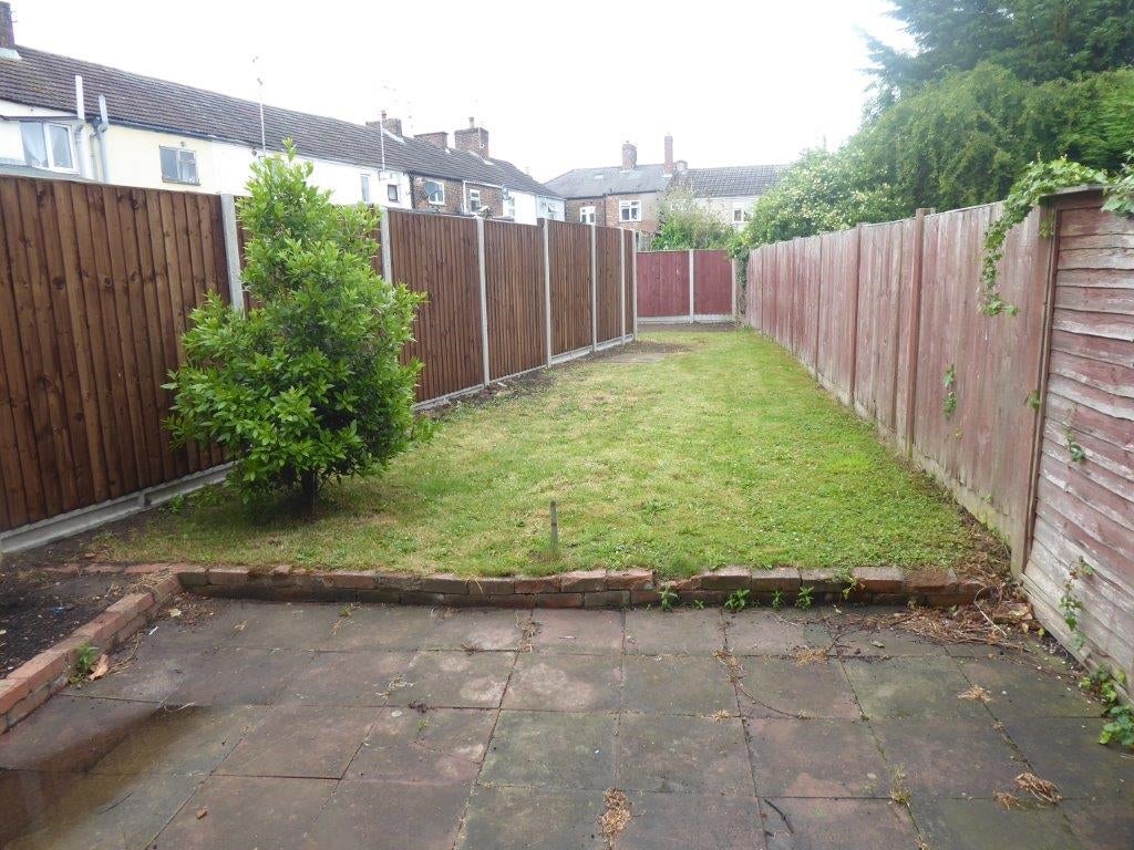 House Knipe Avenue in South Holland