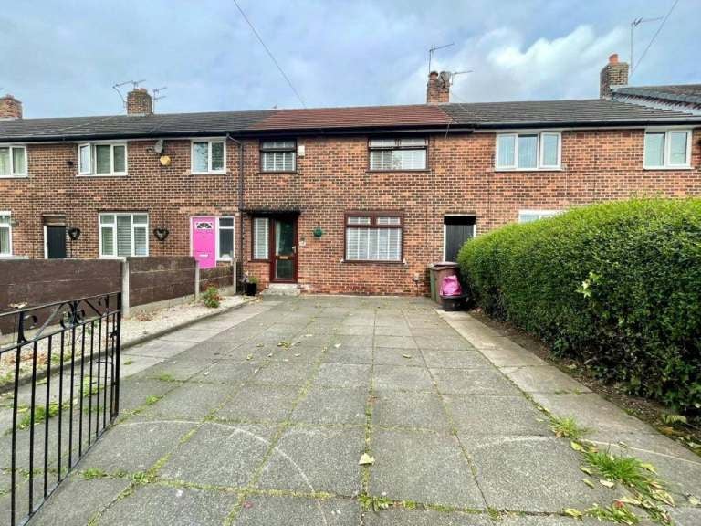 House Darlington Street East in Hindley