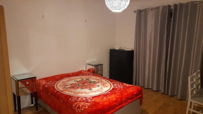 Room Gartcraig Road in Glasgow