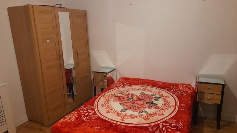 Room Gartcraig Road in Glasgow