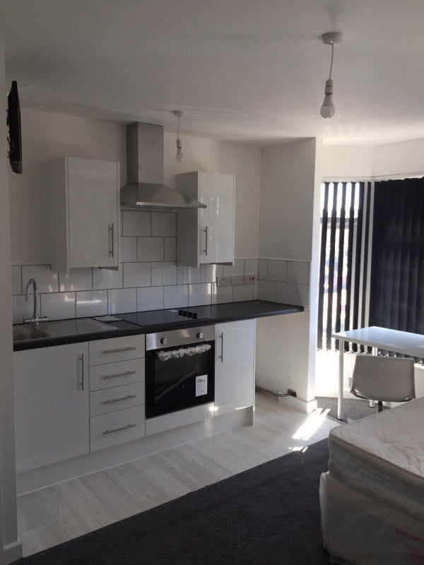 Room Walsgrave Road in Coventry