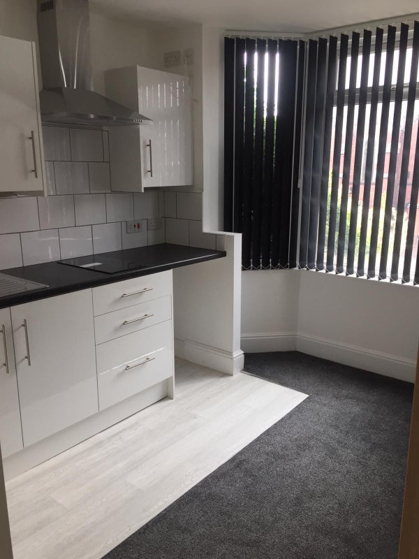 Room Walsgrave Road in Coventry