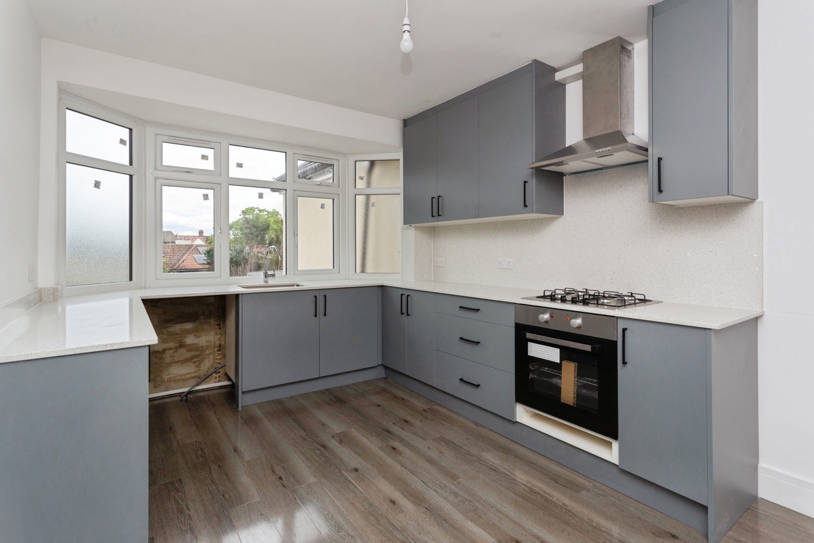 Flat Masefield Avenue in Greater London