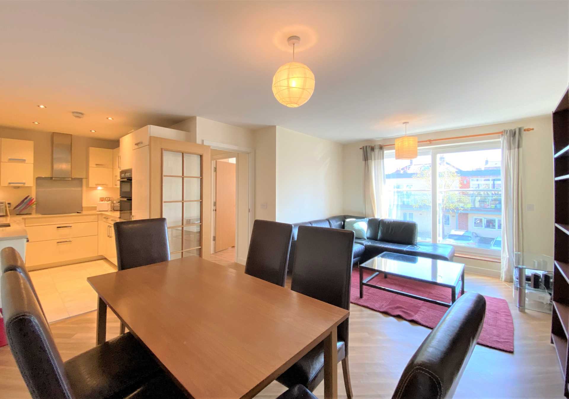 Flat Acton Lane in Greater London