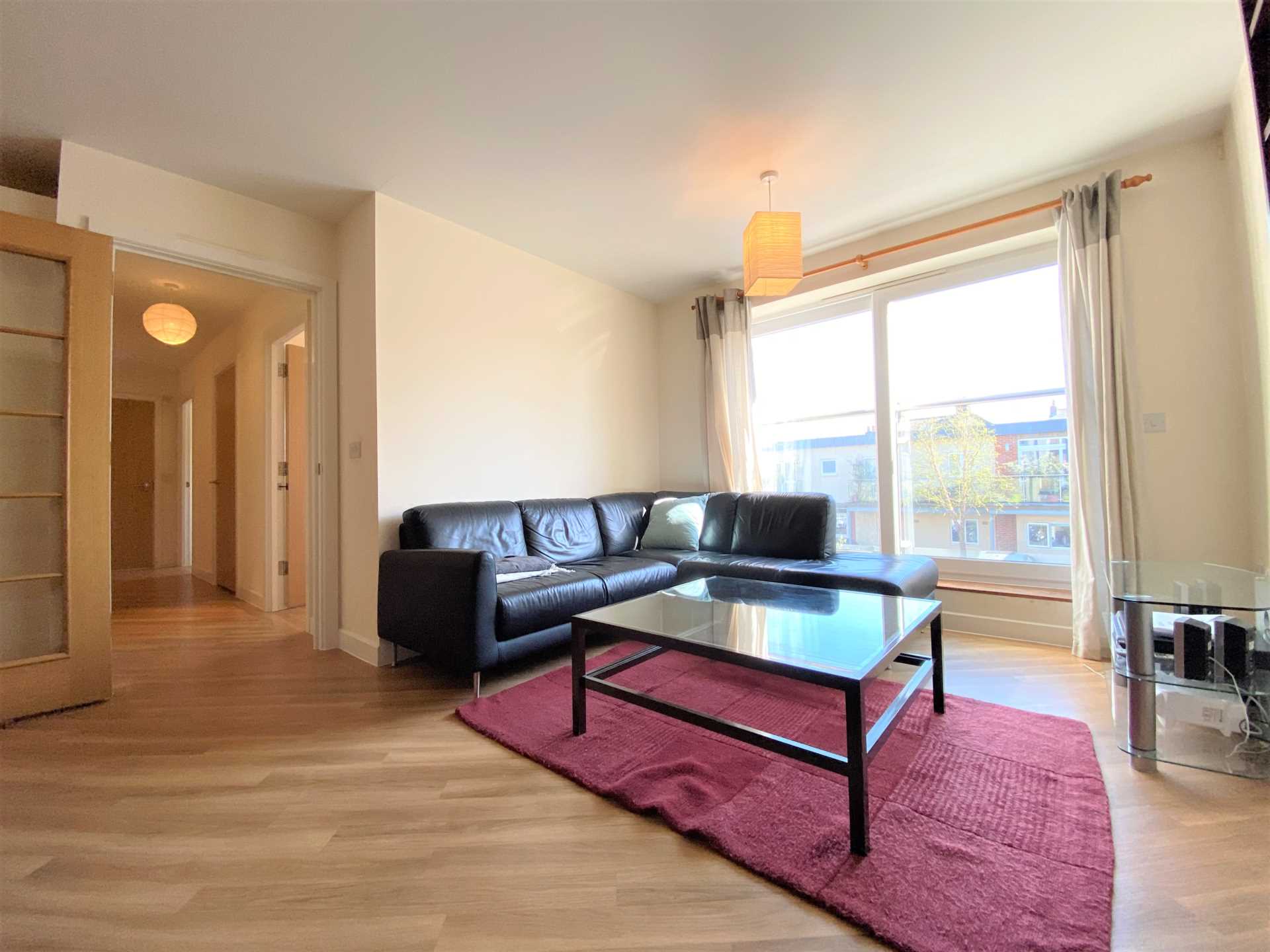Flat Acton Lane in Greater London