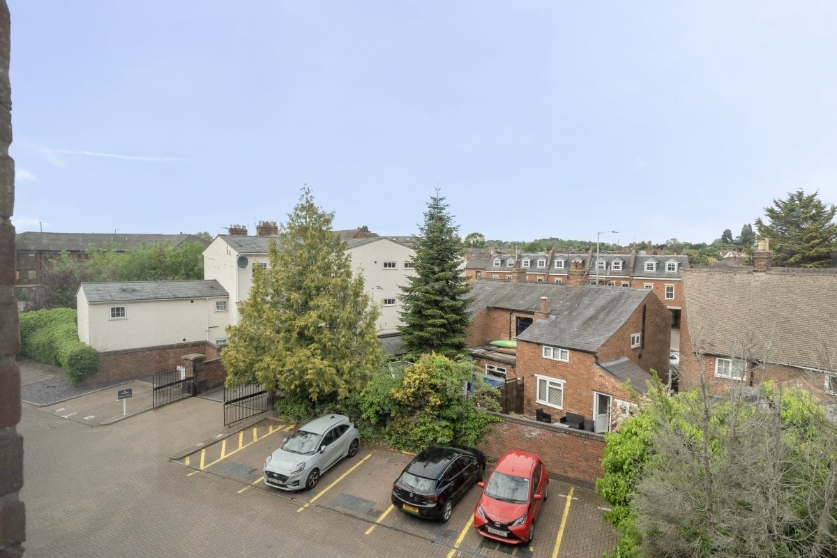 Flat Elms Court in Stratford-on-Avon