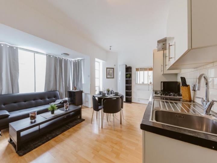 Flat Northey Street in Greater London
