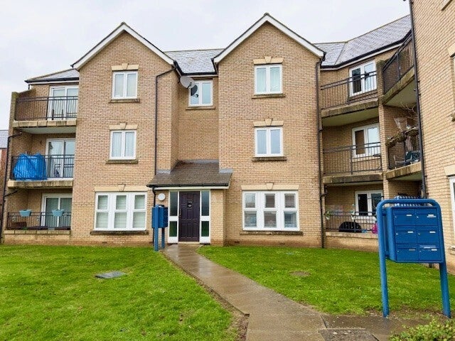Flat Hawkes Road in Witham