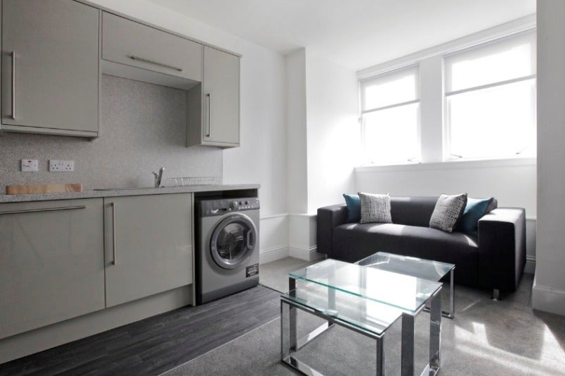 Room Arbroath Road in Dundee