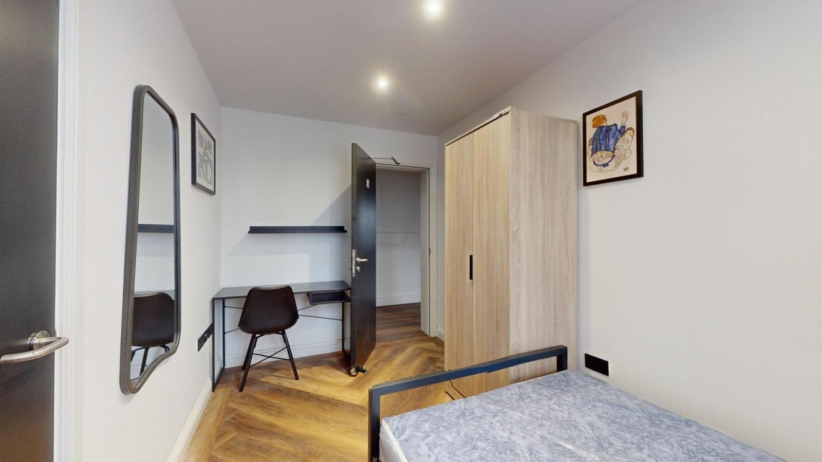 Room Thurloe Street in Manchester