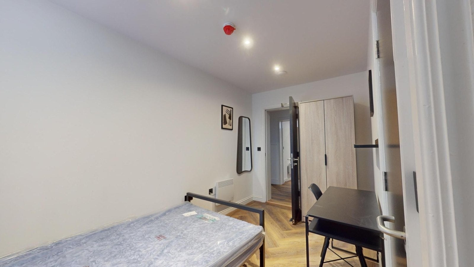 Room Thurloe Street in Manchester