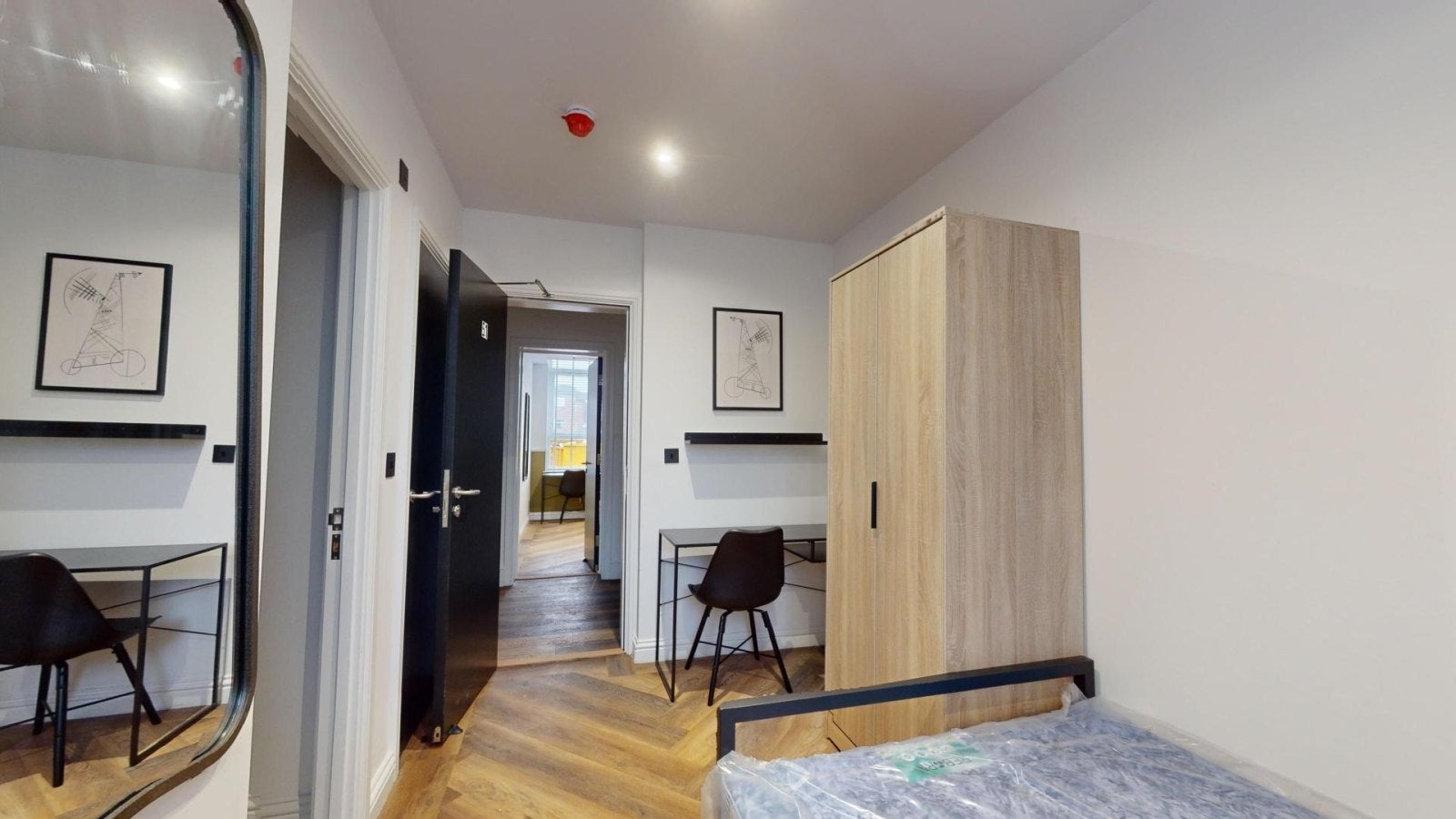 Room Thurloe Street in Manchester