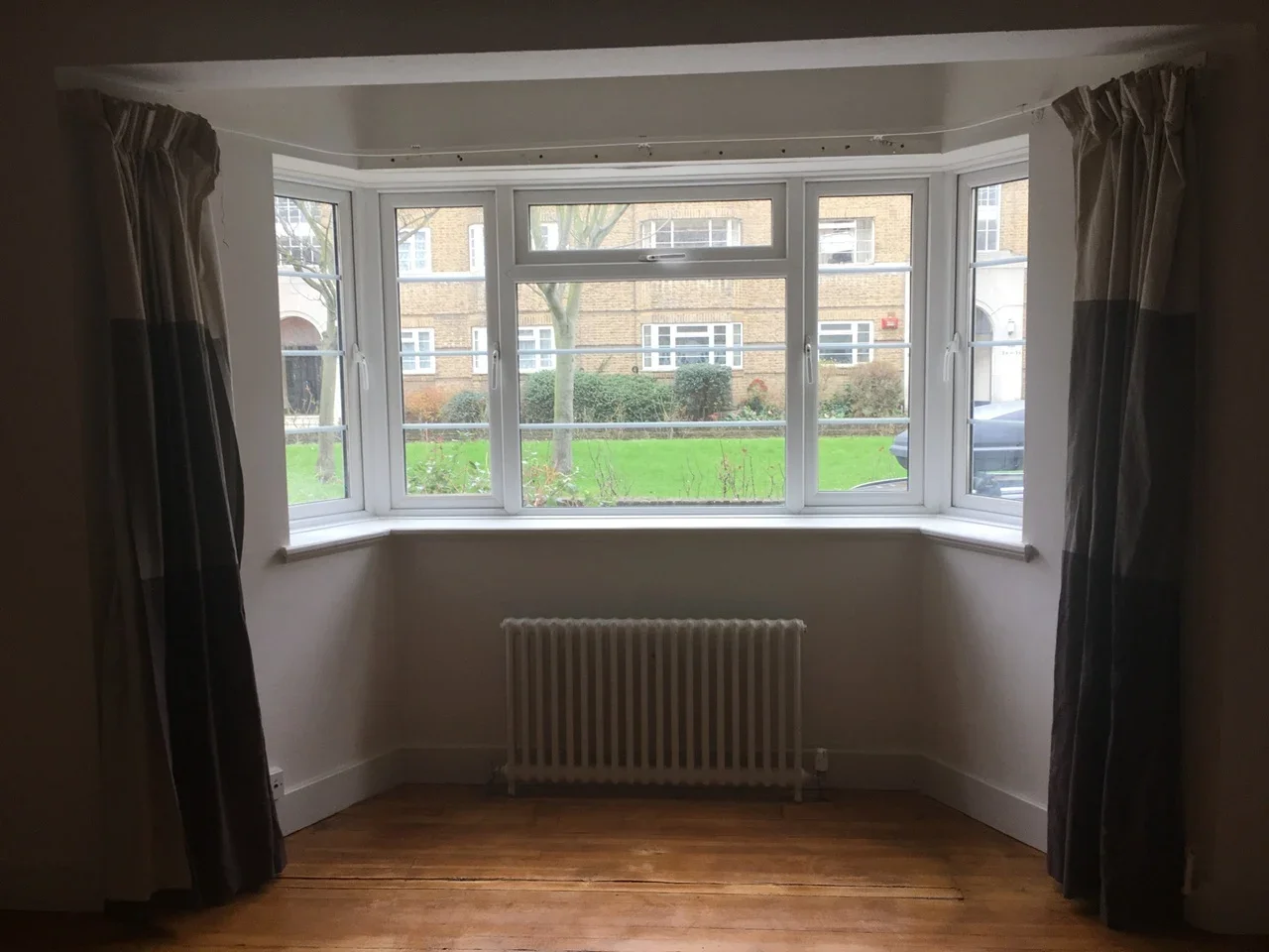 Flat Streatham Court in Greater London