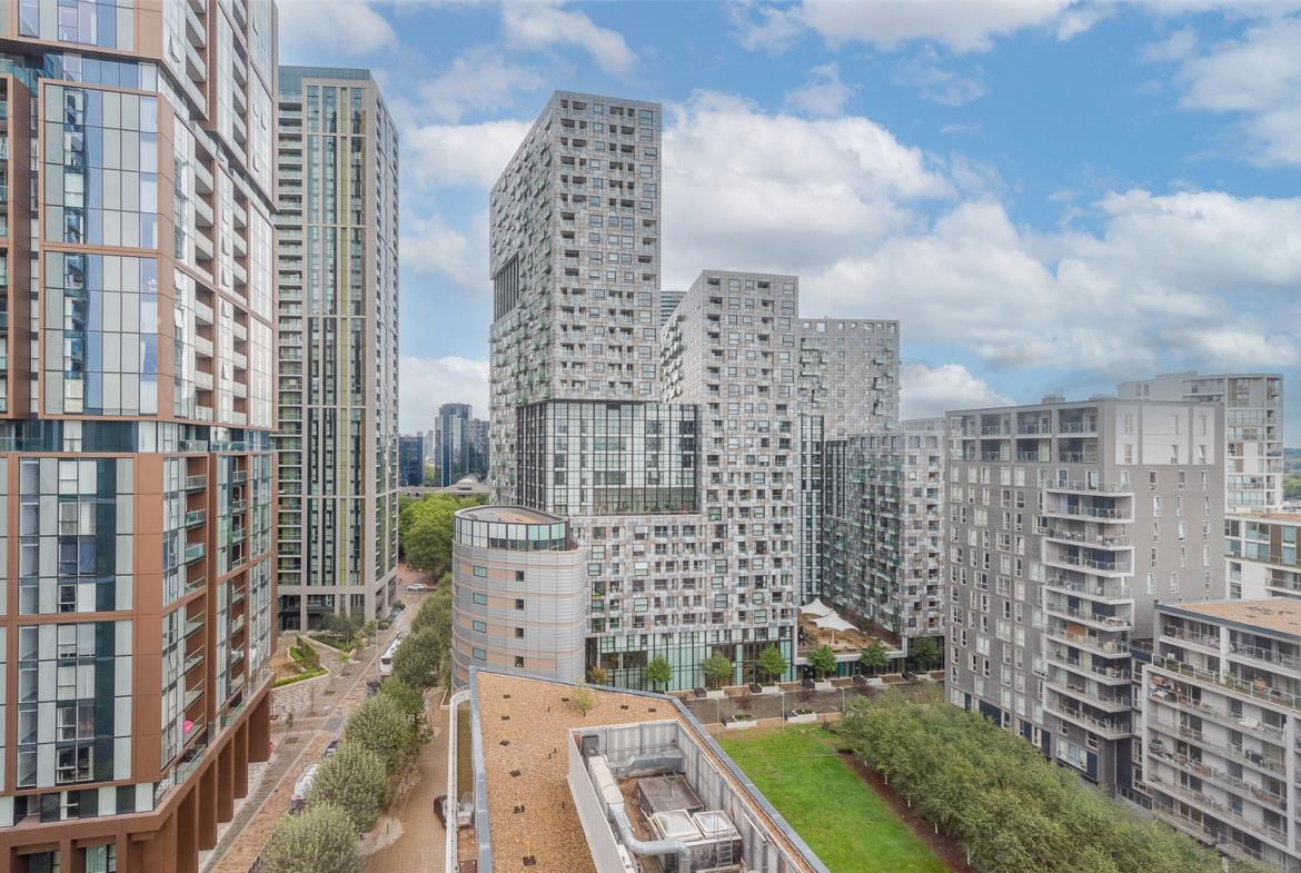 Flat Cassilis Road in Greater London