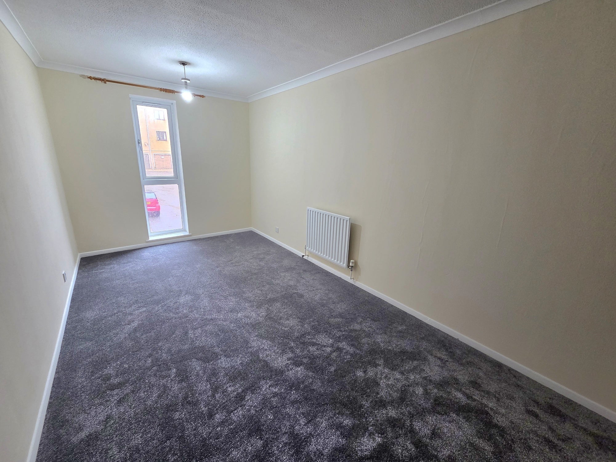 Flat Greyshott Avenue in Fareham
