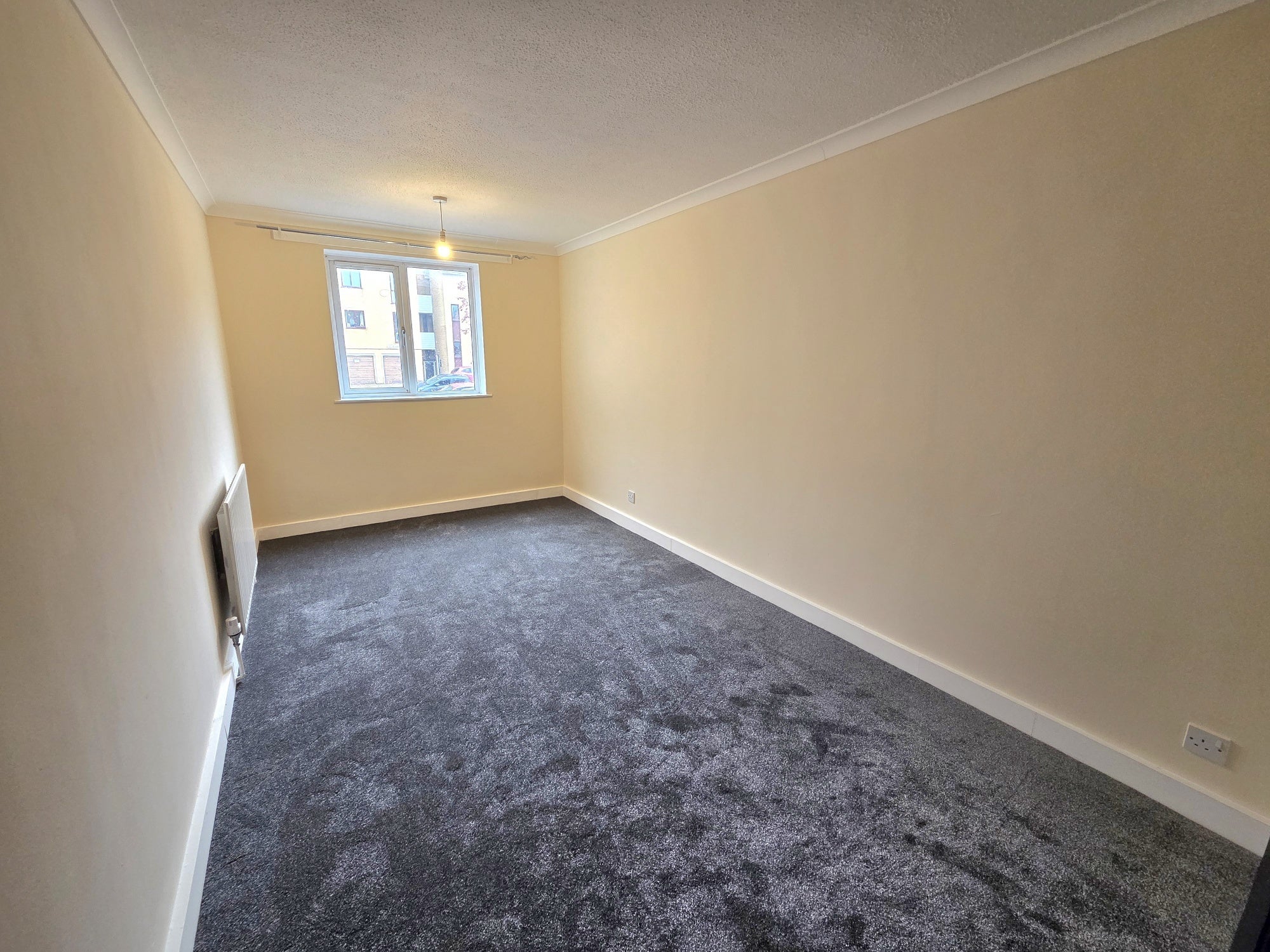Flat Greyshott Avenue in Fareham