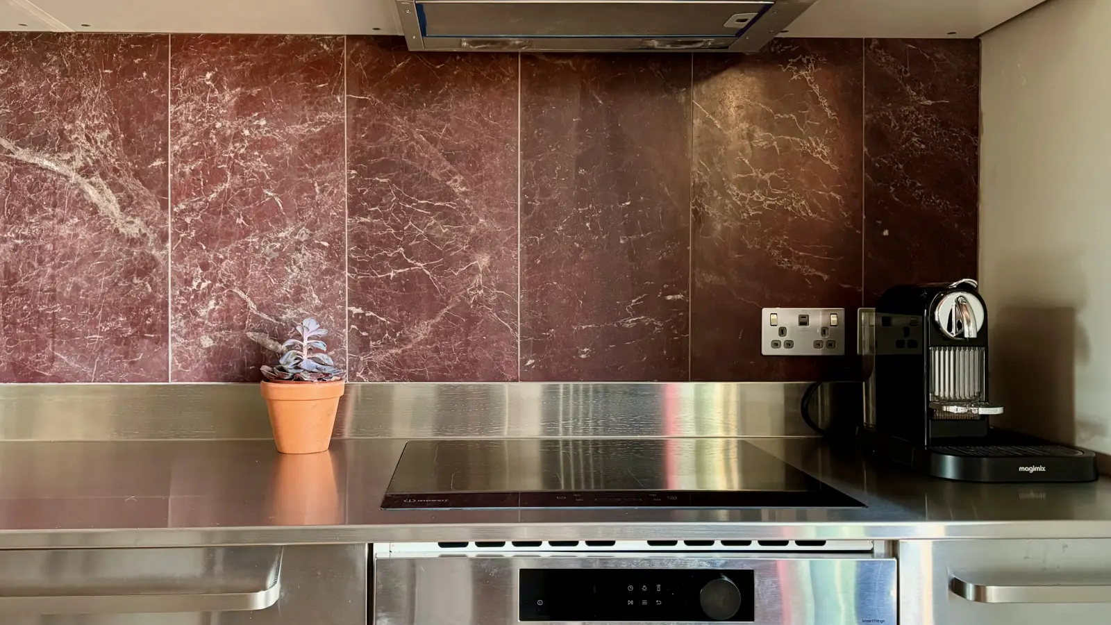 Flat Lancaster Road in Greater London