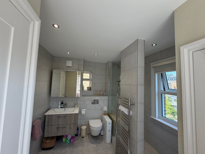 Room Maxwell Road in Greater London