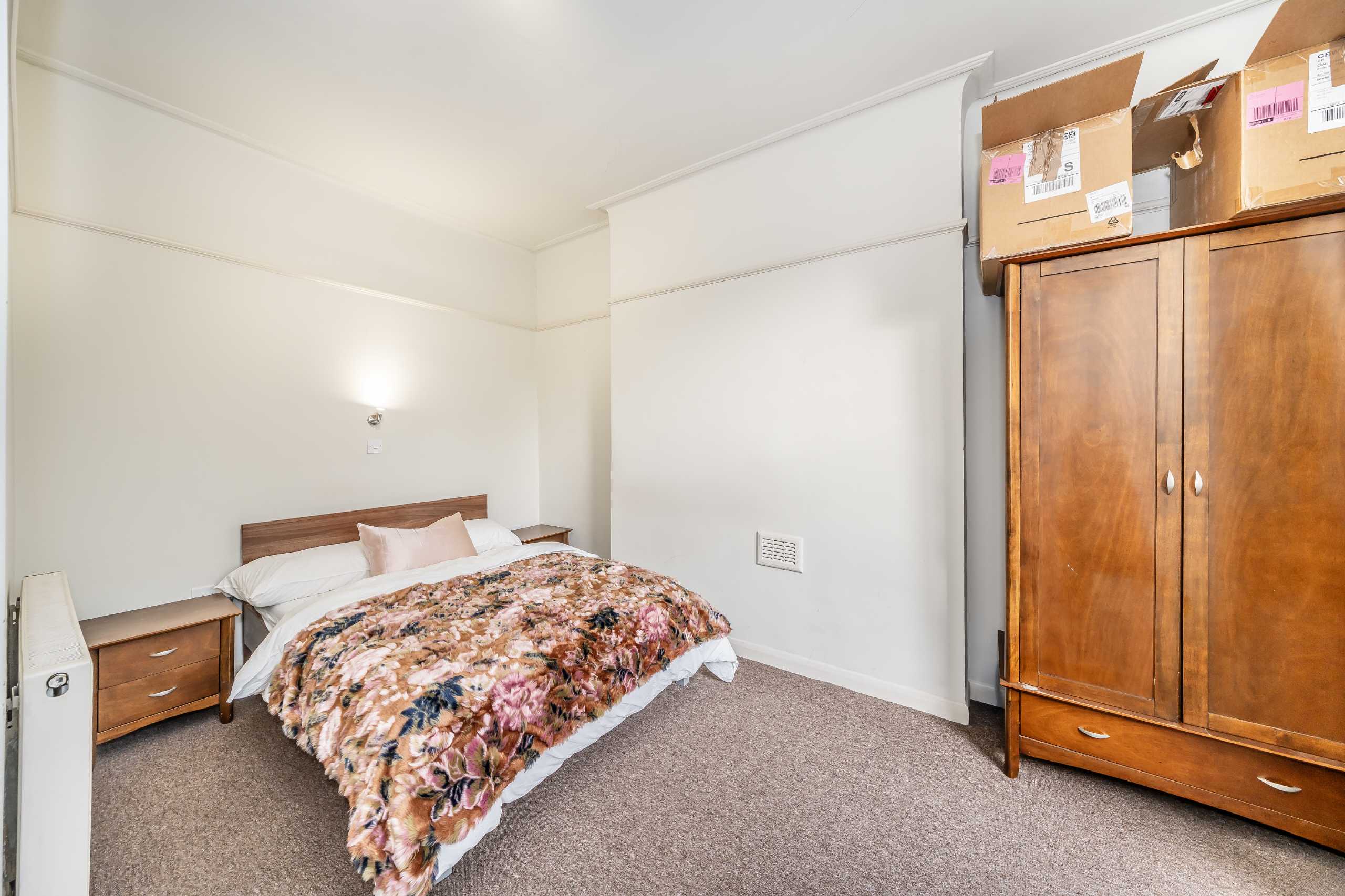 Flat Ladbroke Grove in Greater London