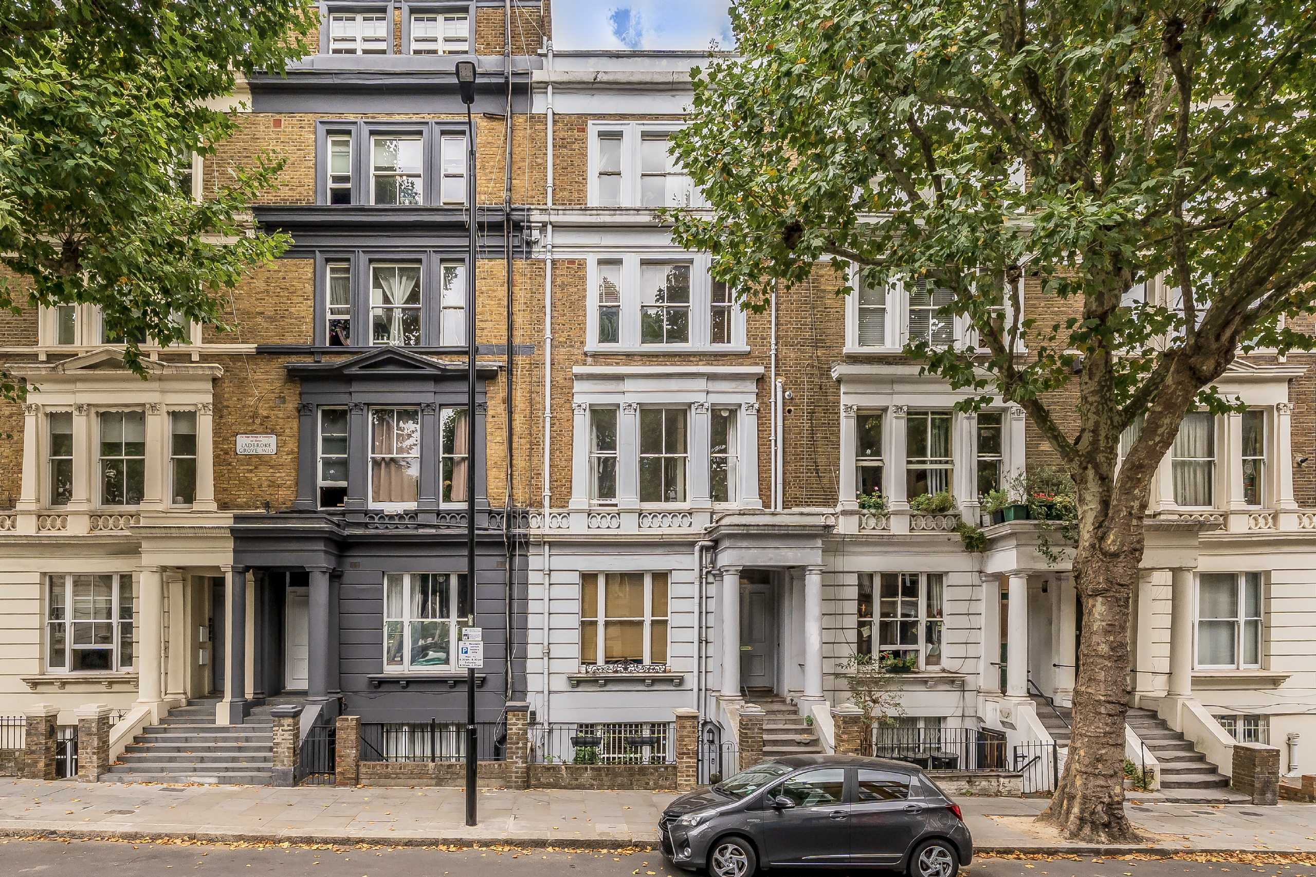 Flat Ladbroke Grove in Greater London